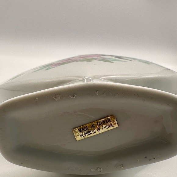 Heart-Shaped Porcelain Vase Candle Holder Planter with Blue Bird & Floral Design - Picture 3 of 3